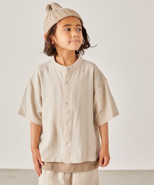 ＆yam（アンドヤム）の「リネンレーヨン バンドカラー半袖シャツ（シャツ/ブラウス・キッズ・ベージュ/ネイビー/エンジ/グリーン・110-120cm/120-130cm/100-110cm）」の2枚目の写真