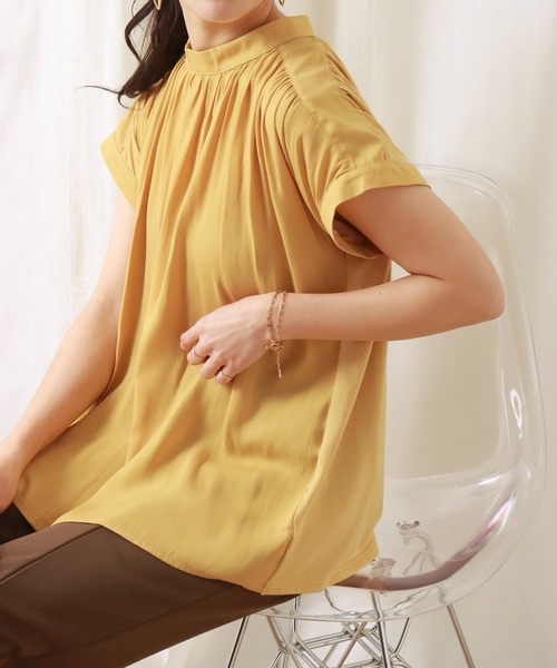 libelle more(リベル モア)の「スタンドカラーハイブリッドブラウス(シャツ/ブラウス・レディース・オフホワイト/グリーン/ブラック/イエロー/グレイッシュベージュ・M/L)」の2枚目の写真