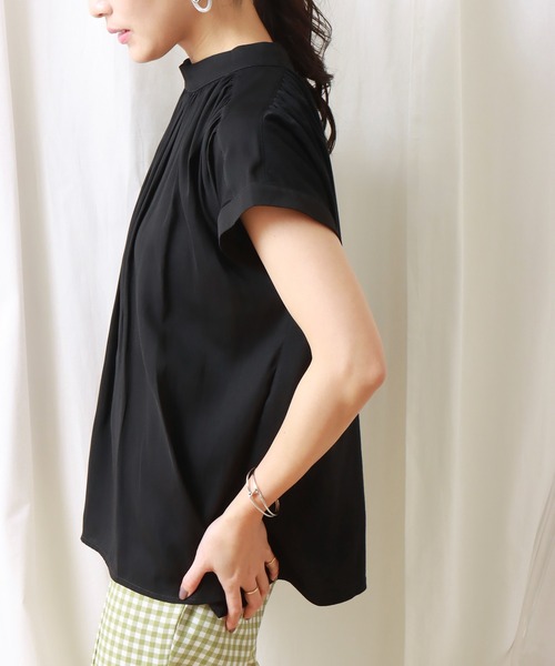 libelle more(リベル モア)の「スタンドカラーハイブリッドブラウス(シャツ/ブラウス・レディース・オフホワイト/グリーン/ブラック/イエロー/グレイッシュベージュ・M/L)」の17枚目の写真