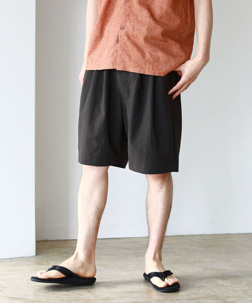 BEAMS(ビームス)の「BEAMS / EVALET(R) 2プリーツ ショーツ(その他パンツ・メンズ・ベージュ/チャコールグレー・LARGE/MEDIUM/SMALL/X-LARGE)」の9枚目の写真