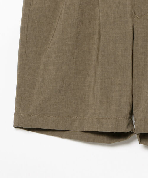 BEAMS(ビームス)の「BEAMS / EVALET(R) 2プリーツ ショーツ(その他パンツ・メンズ・ベージュ/チャコールグレー・LARGE/MEDIUM/SMALL/X-LARGE)」の17枚目の写真