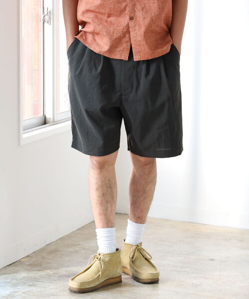 BEAMS(ビームス)の「BEAMS / EVALET(R) 2プリーツ ショーツ(その他パンツ・メンズ・ベージュ/チャコールグレー・LARGE/MEDIUM/SMALL/X-LARGE)」の22枚目の写真