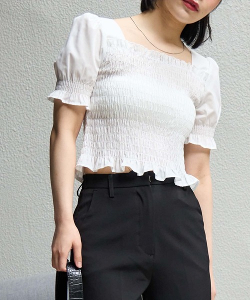 WEGO（ウィゴー）の「WEGO/シャーリングショートスリーブブラウス（シャツ/ブラウス・レディース・ホワイト/ブラック・FREE）」の4枚目の写真