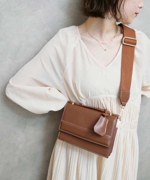 Reurie'（レウリィ）の「スクエアショルダーバッグ（ショルダーバッグ・レディース・ブラック/ブラウン・FREE）」の12枚目の写真