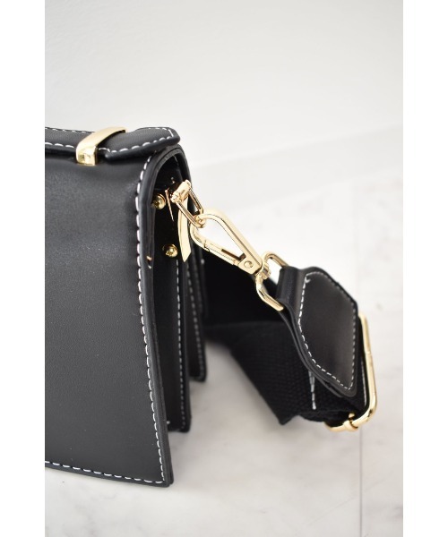 Reurie'（レウリィ）の「スクエアショルダーバッグ（ショルダーバッグ・レディース・ブラック/ブラウン・FREE）」の22枚目の写真