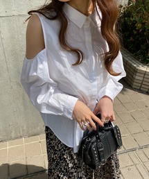 ショルダースリットシャツ