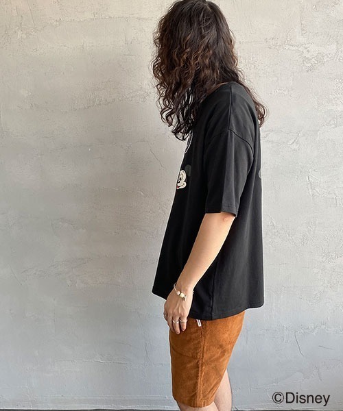 JEANS FACTORY （ジーンズファクトリー）の「[DISNEY/ディズニー] 別注 ワッペン付き CAロゴプリントTシャツ/ミッキーマウス（Tシャツ/カットソー・レディース・ブラック/ホワイト・XL/L/M）」の18枚目の写真