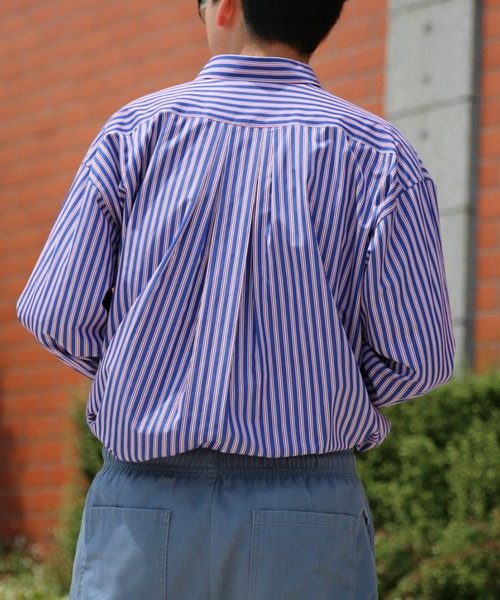 BRICK & SONS(ブリックアンドサンズ)の「リラックスバックプリーツシャツ<レッド×ネイビーストライプ>(シャツ/ブラウス・メンズ・ボルドー・LL/S/M/L)」の3枚目の写真