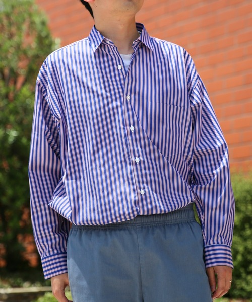 BRICK & SONS(ブリックアンドサンズ)の「リラックスバックプリーツシャツ<レッド×ネイビーストライプ>(シャツ/ブラウス・メンズ・ボルドー・LL/S/M/L)」の2枚目の写真