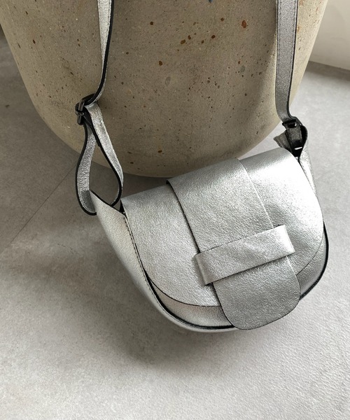 DouDou（ドゥドゥ）の「フラップデザインショルダーバッグ（ショルダーバッグ・レディース・ブラック/オフホワイト/シルバー/グリーン・FREE）」の5枚目の写真