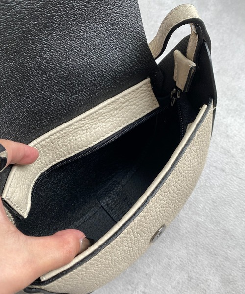DouDou（ドゥドゥ）の「フラップデザインショルダーバッグ（ショルダーバッグ・レディース・ブラック/オフホワイト/シルバー/グリーン・FREE）」の11枚目の写真