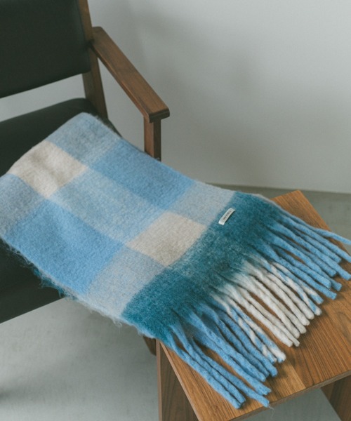 VANNIE U(ヴァニーユー)の「マルチチェックボリュームマフラー(マフラー・レディース・ブラック/ピンク/イエロー/ブルー/ベージュ/ネイビー/ブラウン/ブラック系その他・FREE)」の17枚目の写真