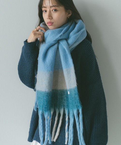 VANNIE U(ヴァニーユー)の「マルチチェックボリュームマフラー(マフラー・レディース・ブラック/ピンク/イエロー/ブルー/ベージュ/ネイビー/ブラウン/ブラック系その他・FREE)」の9枚目の写真