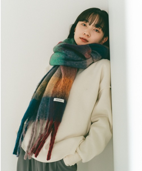 VANNIE U(ヴァニーユー)の「マルチチェックボリュームマフラー(マフラー・レディース・ブラック/ピンク/イエロー/ブルー/ベージュ/ネイビー/ブラウン/ブラック系その他・FREE)」の20枚目の写真