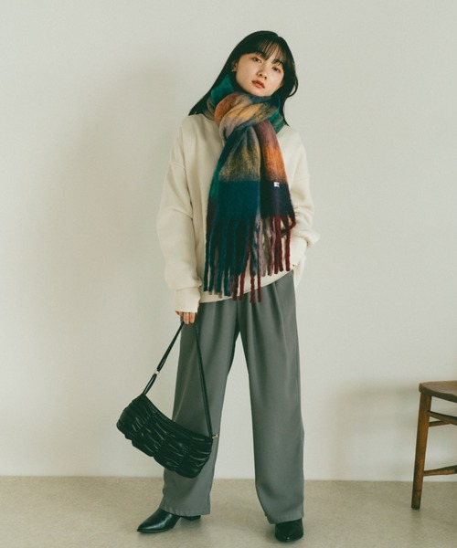 VANNIE U(ヴァニーユー)の「マルチチェックボリュームマフラー(マフラー・レディース・ブラック/ピンク/イエロー/ブルー/ベージュ/ネイビー/ブラウン/ブラック系その他・FREE)」の12枚目の写真