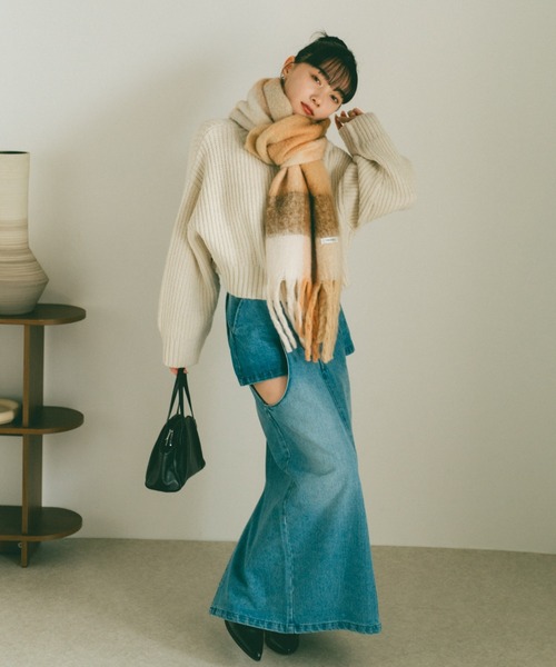 VANNIE U(ヴァニーユー)の「マルチチェックボリュームマフラー(マフラー・レディース・ブラック/ピンク/イエロー/ブルー/ベージュ/ネイビー/ブラウン/ブラック系その他・FREE)」の15枚目の写真