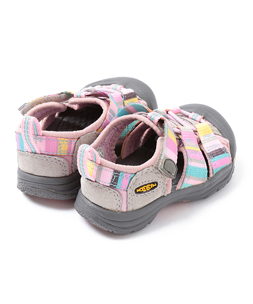 こども ビームス（コドモビームス）の「KEEN / NewPort H2 TOTS (11.5～14.5cm) （サンダル・キッズ・グレー/オリーブ/ブルー/ネイビー/パープル/ピンク系その他/グリーン系その他/ブルー系その他/ピンク/レッド/レッド系その他/その他1/ブラック系その他・13.5㎝/11.5cm/14.5㎝/12.5cm）」の15枚目の写真