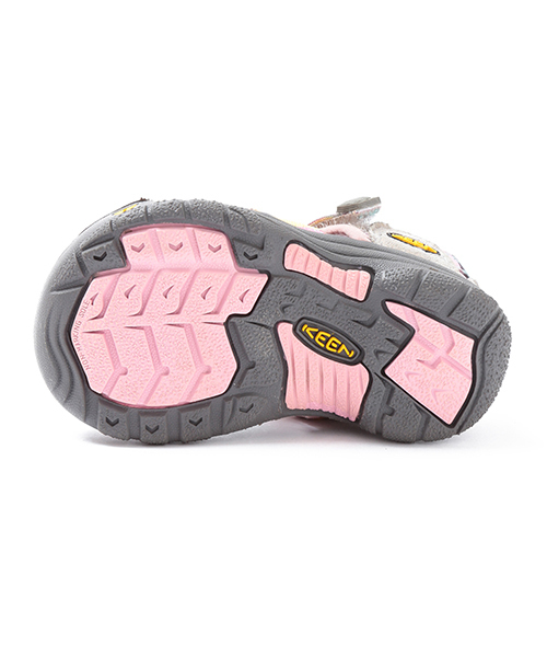 こども ビームス（コドモビームス）の「KEEN / NewPort H2 TOTS (11.5～14.5cm) （サンダル・キッズ・グレー/オリーブ/ブルー/ネイビー/パープル/ピンク系その他/グリーン系その他/ブルー系その他/ピンク/レッド/レッド系その他/その他1/ブラック系その他・13.5㎝/11.5cm/14.5㎝/12.5cm）」の17枚目の写真