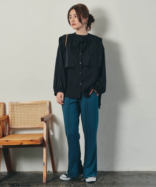 ECRIRE(エクリール)の「【陽コラボ】衿付きバックプリーツシャツ(シャツ/ブラウス・レディース・ブラック/ベージュ/グレー・M/L)」の4枚目の写真