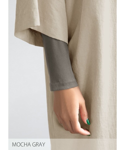 STYLE DELI（スタイルデリ）の「シアーインナーハイネックトップス（Tシャツ/カットソー・レディース・ホワイト/ブラック/オレンジ/ダークグレー/ミント/モカ/ライトベージュ/グリーン系・FREE）」の4枚目の写真