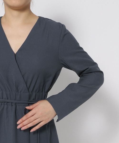 Love,Bonito（ラブボニート）の「メリダ フォールドオーバーVネックコラムドレス（ワンピース・レディース・パープル/ブルー・MEDIUM/SMALL/X-SMALL/LARGE）」の8枚目の写真