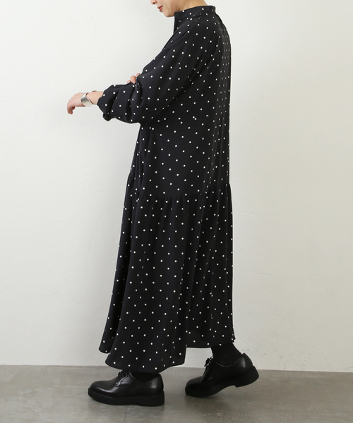 JOURNAL STANDARD LUXE(ジャーナルスタンダード ラックス)の「ドット ティアードワンピース(ワンピース・レディース・ブラック・FREE)」の7枚目の写真