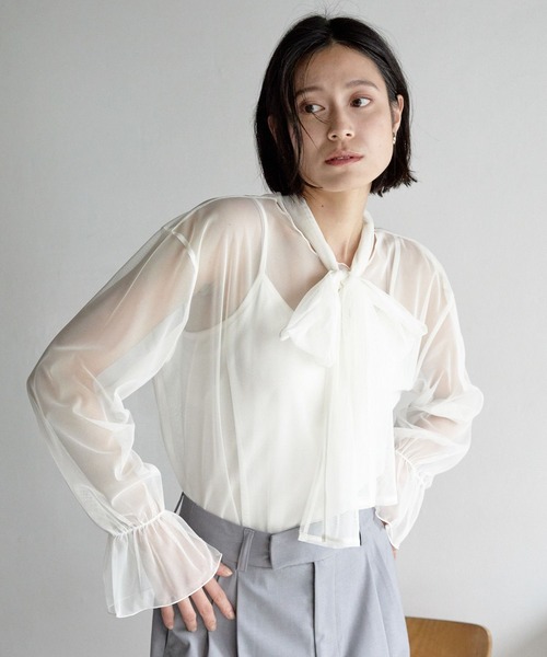 LOWRYS FARM(ローリーズファーム)の「シアーボウタイロングスリーブ 187701(Tシャツ/カットソー・レディース・ホワイト/ブラック/ブルー・FREE)」の2枚目の写真