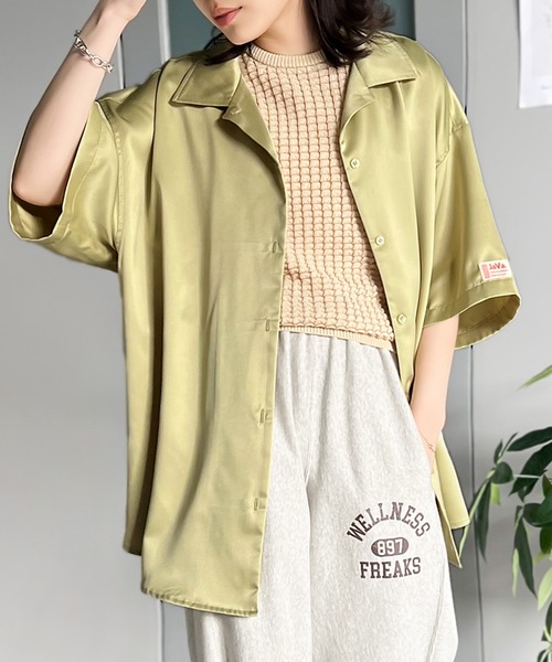 Java（ジャバ）の「《JaVaジャバ コラボ》上品メンズライク。とろみオーバーサイズサテンシャツ（シャツ/ブラウス・レディース・イエロー/ブルー/グレイッシュベージュ/グレー系その他/ブラック・LARGE/MEDIUM/SMALL/X-LARGE）」の17枚目の写真