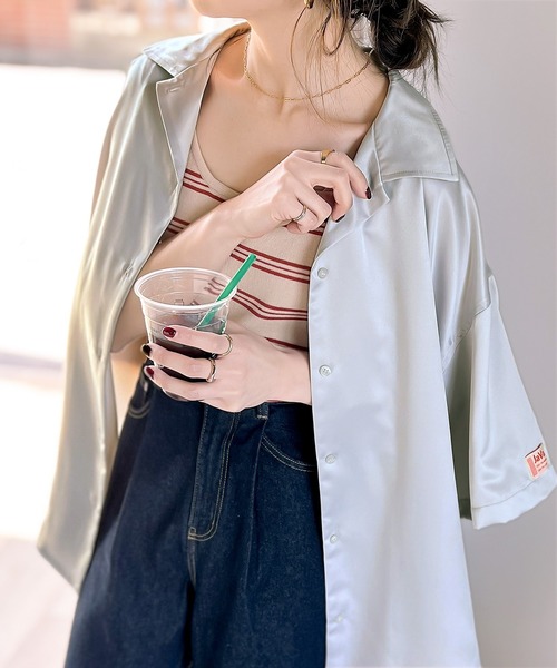 Java（ジャバ）の「《JaVaジャバ コラボ》上品メンズライク。とろみオーバーサイズサテンシャツ（シャツ/ブラウス・レディース・イエロー/ブルー/グレイッシュベージュ/グレー系その他/ブラック・LARGE/MEDIUM/SMALL/X-LARGE）」の20枚目の写真