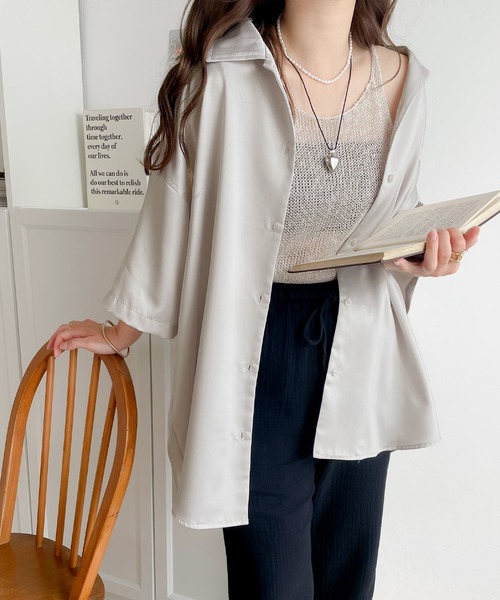 Java（ジャバ）の「《JaVaジャバ コラボ》上品メンズライク。とろみオーバーサイズサテンシャツ（シャツ/ブラウス・レディース・イエロー/ブルー/グレイッシュベージュ/グレー系その他/ブラック・LARGE/MEDIUM/SMALL/X-LARGE）」の22枚目の写真