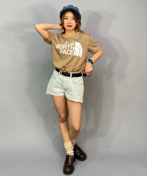 THE NORTH FACE(ザノースフェイス)の「THE NORTH FACE/ザ・ノース・フェイス ルーズシルエット/無地ビッグロゴTシャツ NTW32354(Tシャツ/カットソー・レディース・ブラック/ホワイト/ベージュ・L/XL)」の15枚目の写真