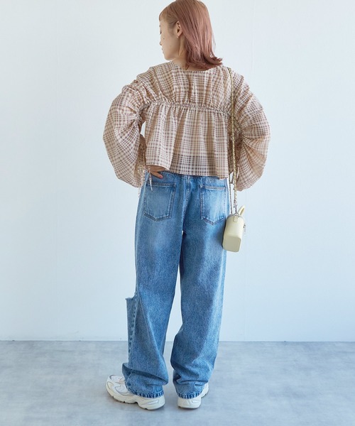 w closet(ダブルクローゼット)の「【前後2WAY】ドロストギャザープルオーバー(シャツ/ブラウス・レディース・パープル/オフホワイト/サックスブルー・FREE)」の15枚目の写真