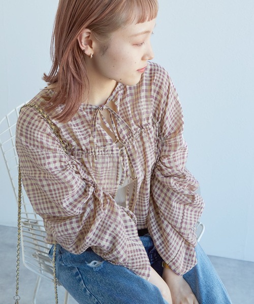 w closet(ダブルクローゼット)の「【前後2WAY】ドロストギャザープルオーバー(シャツ/ブラウス・レディース・パープル/オフホワイト/サックスブルー・FREE)」の16枚目の写真