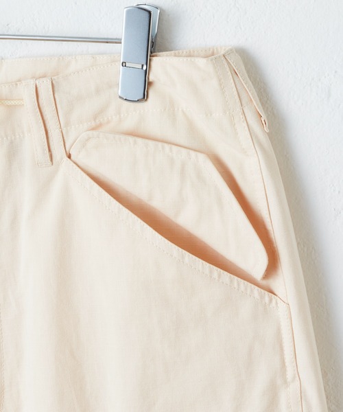 WHIMSIC（ウィムジック）の「【UNISEX】M-65フィールドカーゴショートパンツ（カーゴパンツ・メンズ・アイボリー/ブルー/ブラック・FREE）」の19枚目の写真