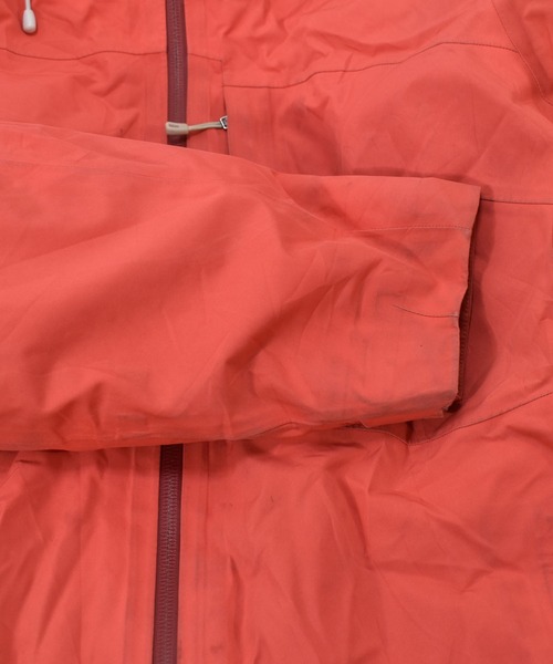 patagonia（パタゴニア）の「【ヴィンテージ古着】Patagonia / パタゴニア RECCO GORE-TEX パウダーボウルジャケット マウンテンパーカー（ブルゾン・レディース・ピンク・MEDIUM）」の5枚目の写真
