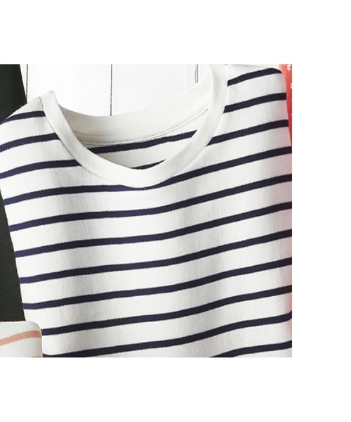 BELLUNA(ベルーナ)の「超長綿100%プルオーバー(Tシャツ/カットソー・レディース・ネイビー/ホワイト/ブラック/セージグリーン/コーラル/チェリーピンク/ネイビー×ホワイト/杢グレー/ローズ/ラベンダー/ホワイト×グリーン/ライム・MEDIUM/LARGE/X-LARGE)」の19枚目の写真