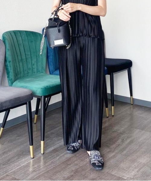 Meli rich（メリーリッチ）の「【セットアップ対応】ランダムプリーツパンツ（その他パンツ・レディース・ブラック/パープル/アイボリー/モカ/グレイッシュベージュ・MEDIUM）」の3枚目の写真