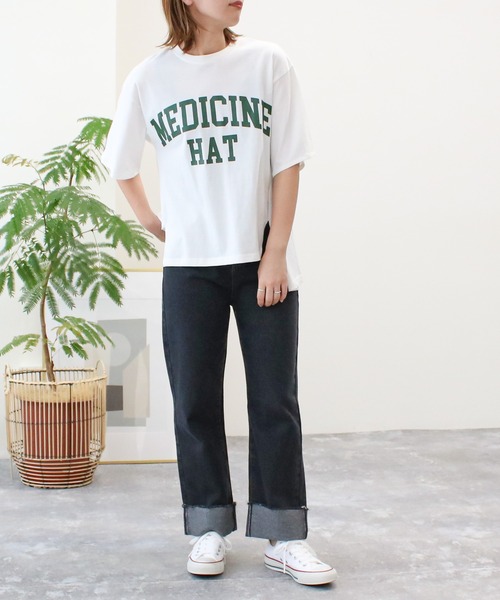 Social GIRL(ソーシャルガール)の「スリットロゴTシャツ(Tシャツ/カットソー・レディース・ブラック/オフホワイト/ベージュ/ライトグリーン・M)」の9枚目の写真