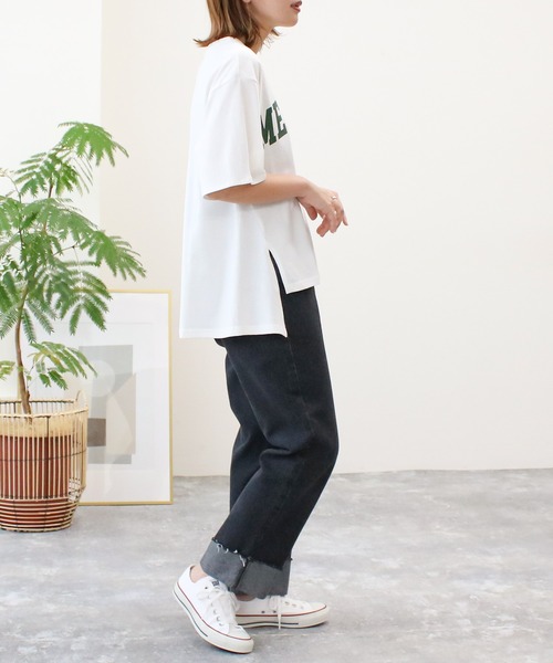 Social GIRL(ソーシャルガール)の「スリットロゴTシャツ(Tシャツ/カットソー・レディース・ブラック/オフホワイト/ベージュ/ライトグリーン・M)」の6枚目の写真