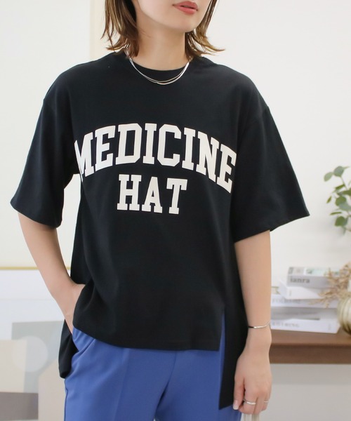 Social GIRL(ソーシャルガール)の「スリットロゴTシャツ(Tシャツ/カットソー・レディース・ブラック/オフホワイト/ベージュ/ライトグリーン・M)」の11枚目の写真
