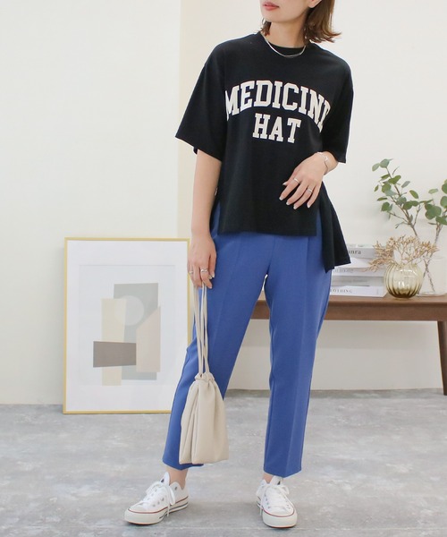 Social GIRL(ソーシャルガール)の「スリットロゴTシャツ(Tシャツ/カットソー・レディース・ブラック/オフホワイト/ベージュ/ライトグリーン・M)」の15枚目の写真