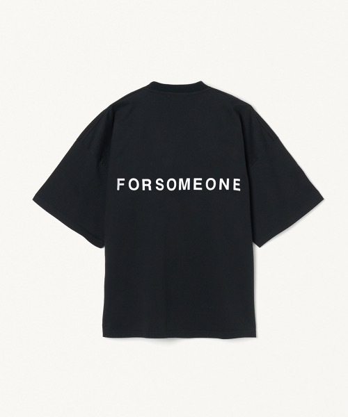 FORSOMEONE（フォーサムワン）の「FORSOMEONE LOGO BIG TEE（T