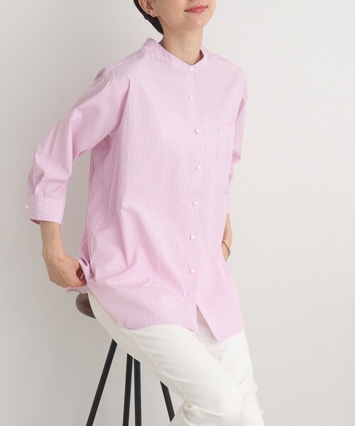 DRESKIP（ドレスキップ）の「◆パール調釦でレディに魅せる バンドカラー七分袖ブラウス（シャツ/ブラウス・レディース・オフホワイト/ブルー系2/ピンク系7・02/03）」の3枚目の写真