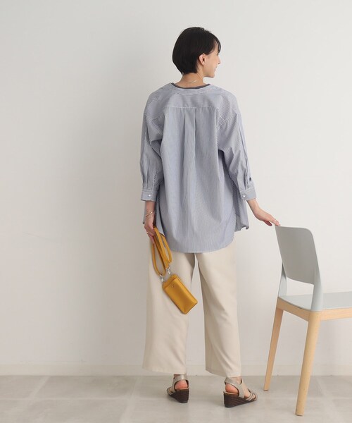 DRESKIP（ドレスキップ）の「◆パール調釦でレディに魅せる バンドカラー七分袖ブラウス（シャツ/ブラウス・レディース・オフホワイト/ブルー系2/ピンク系7・02/03）」の18枚目の写真