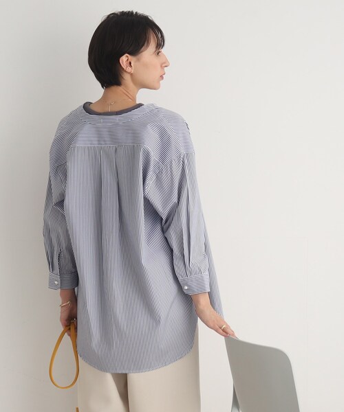 DRESKIP（ドレスキップ）の「◆パール調釦でレディに魅せる バンドカラー七分袖ブラウス（シャツ/ブラウス・レディース・オフホワイト/ブルー系2/ピンク系7・02/03）」の21枚目の写真