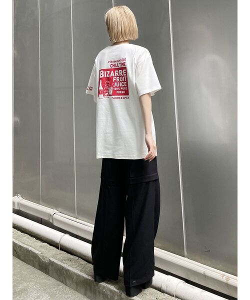 MURUA(ムルーア)の「ジューススクエアステッカーTシャツ(Tシャツ/カットソー・レディース・ホワイト/ブラック・FREE)」の5枚目の写真