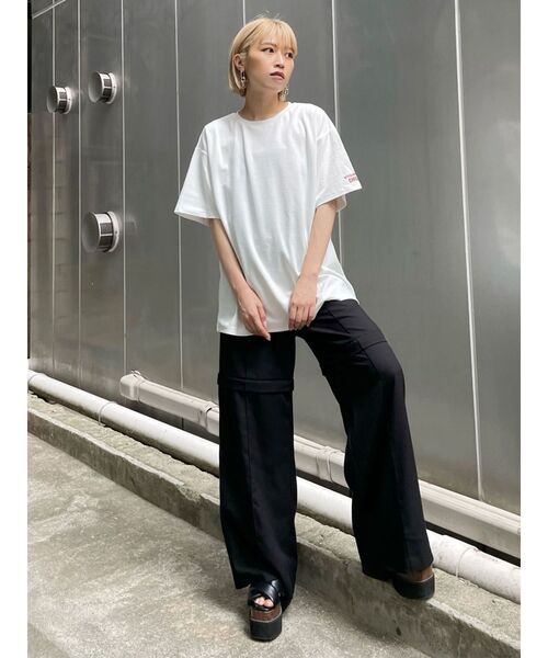 MURUA(ムルーア)の「ジューススクエアステッカーTシャツ(Tシャツ/カットソー・レディース・ホワイト/ブラック・FREE)」の6枚目の写真