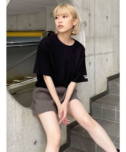 MURUA(ムルーア)の「ジューススクエアステッカーTシャツ(Tシャツ/カットソー・レディース・ホワイト/ブラック・FREE)」の7枚目の写真