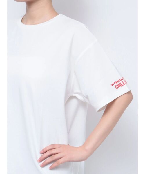 MURUA(ムルーア)の「ジューススクエアステッカーTシャツ(Tシャツ/カットソー・レディース・ホワイト/ブラック・FREE)」の14枚目の写真