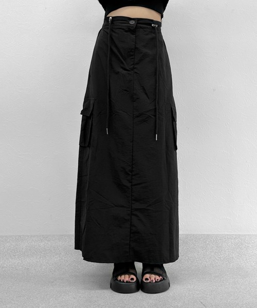 LVEU.(ラブユ.)の「Drawcord cargo skirt / ドローコードカーゴスカート(スカート・レディース・ブラック・FREE)」の7枚目の写真